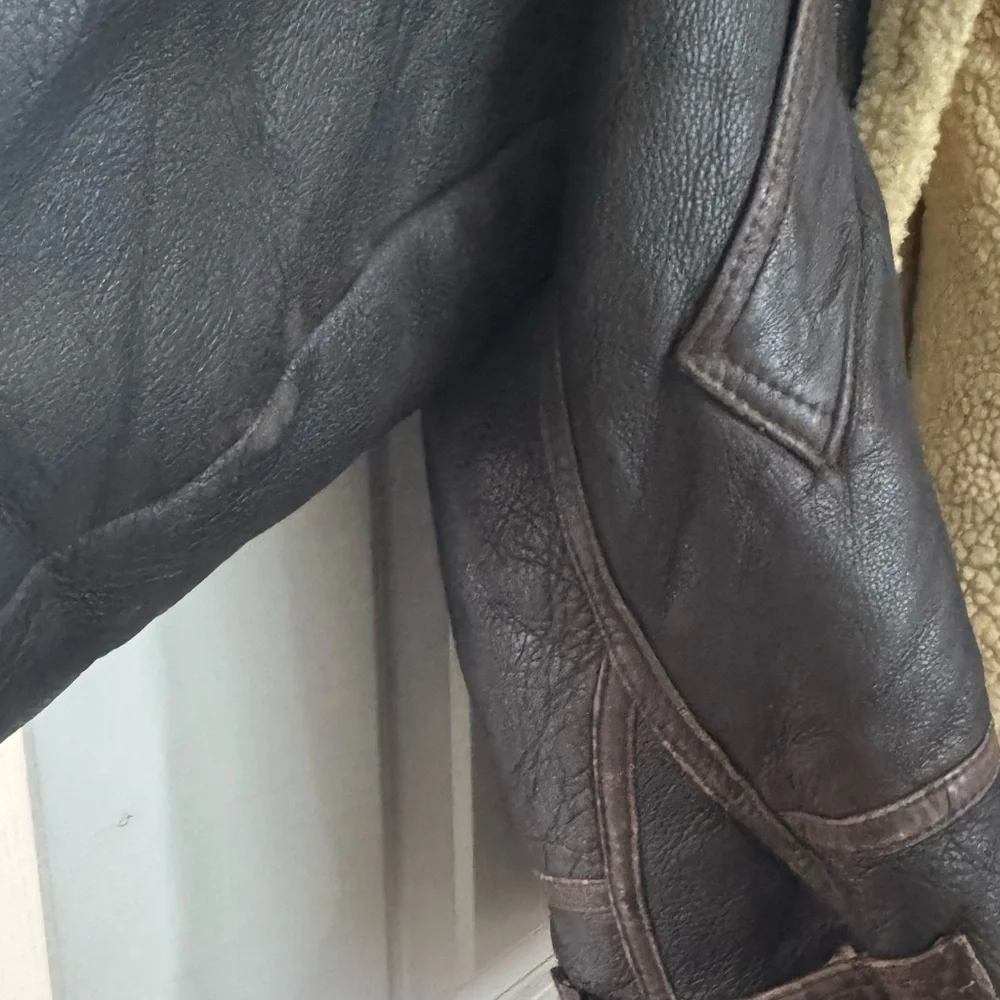 Men's Shearling Leather Bomber Jacket - Brown - Picture 2 of 8